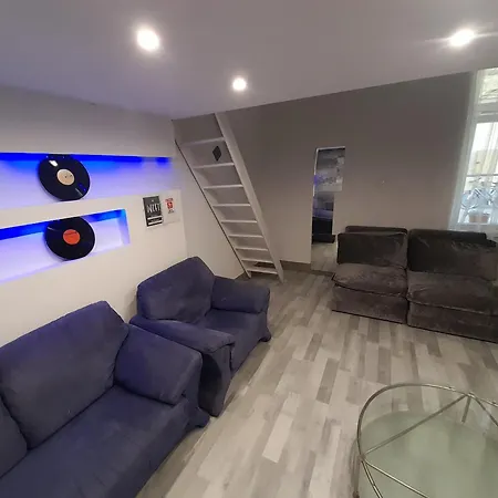 3 Separate Beds - 40m2 - * بودابست