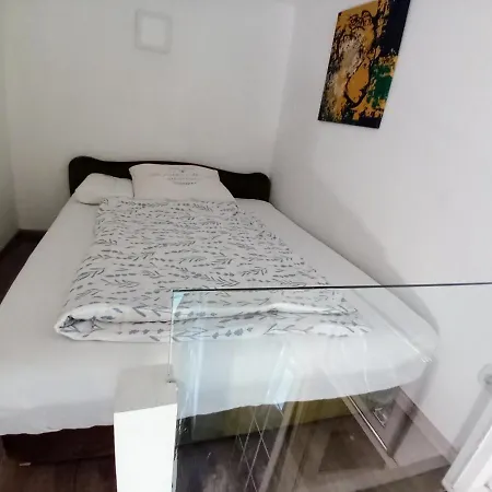 3 Separate Beds - 40m2 - *